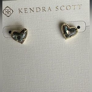 Kendra Scott Ari Heart Gold Stud Earrings in abalone shell